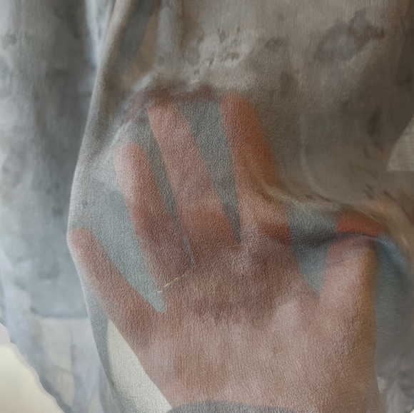 Vince Silk Marbled Blouse Size Small - Picture 6 of 10